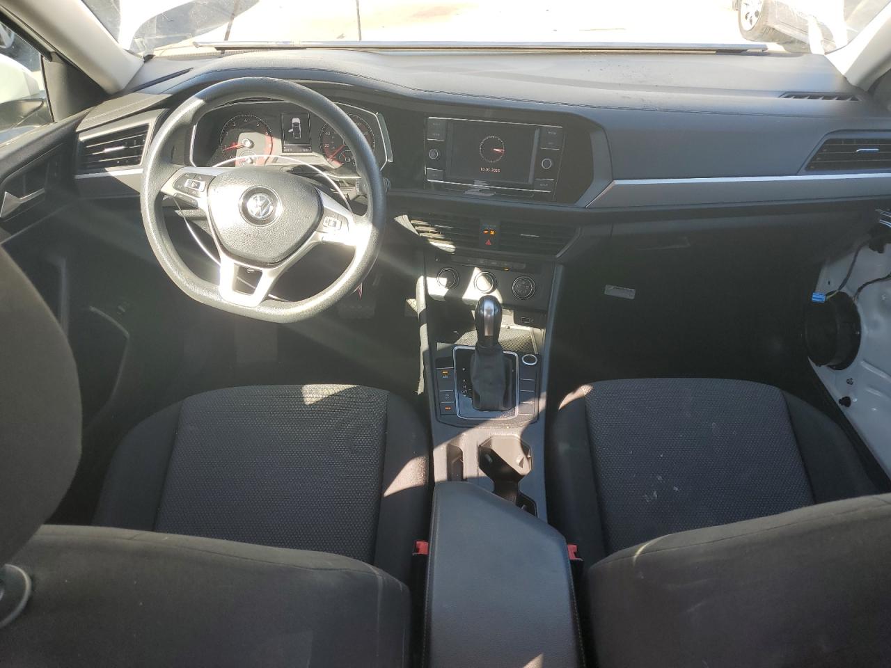 Volkswagen Jetta S Image 9