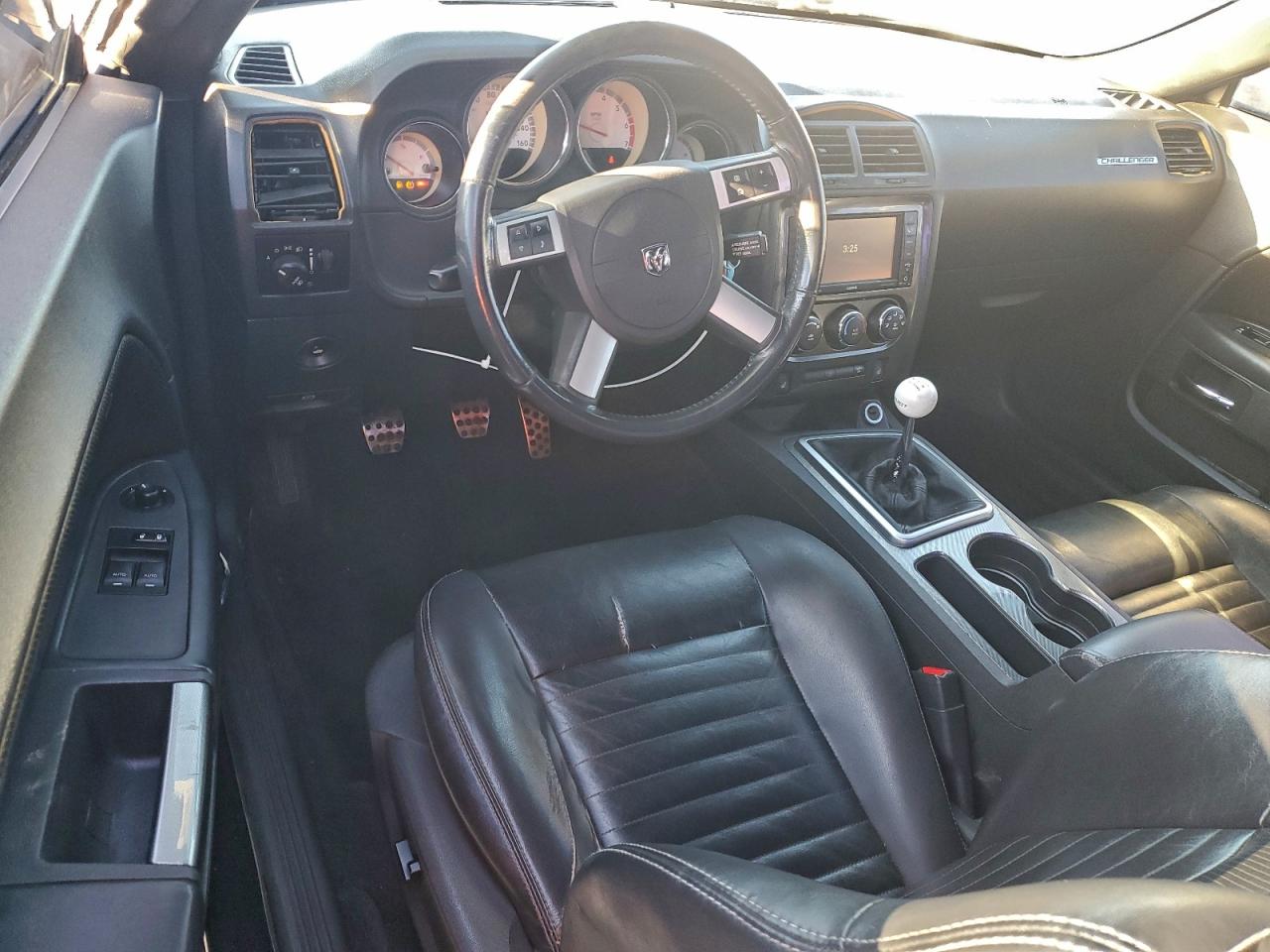 Dodge Challenger R/t Image 4