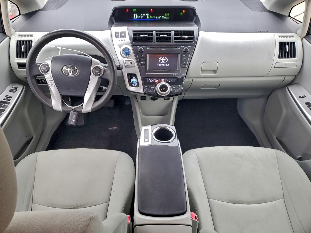 Toyota Prius Image 8