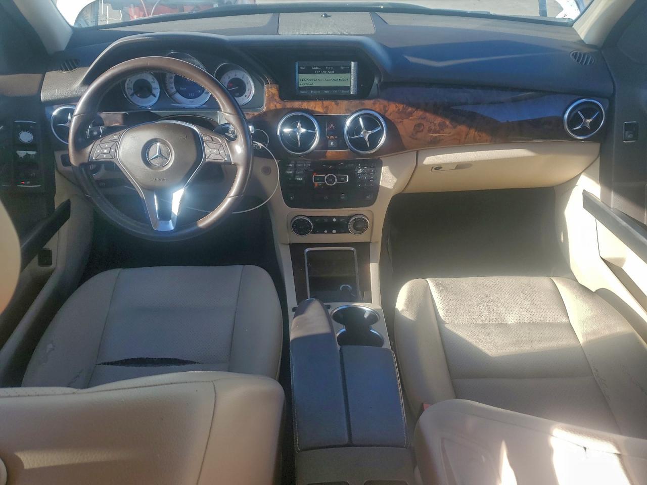 Mercedes-Benz GLK 350 Image 11