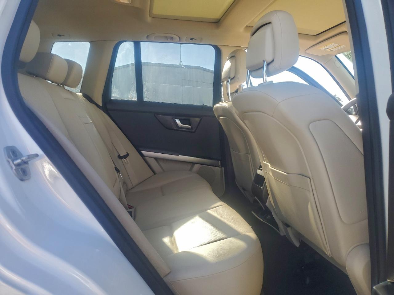 Mercedes-Benz GLK 350 Image 10