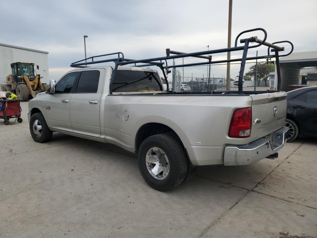 Dodge Ram 3500 Image 2