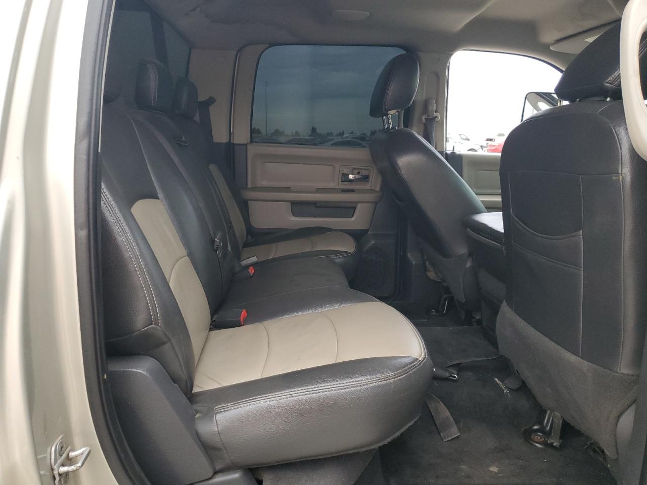 Dodge Ram 3500 Image 11