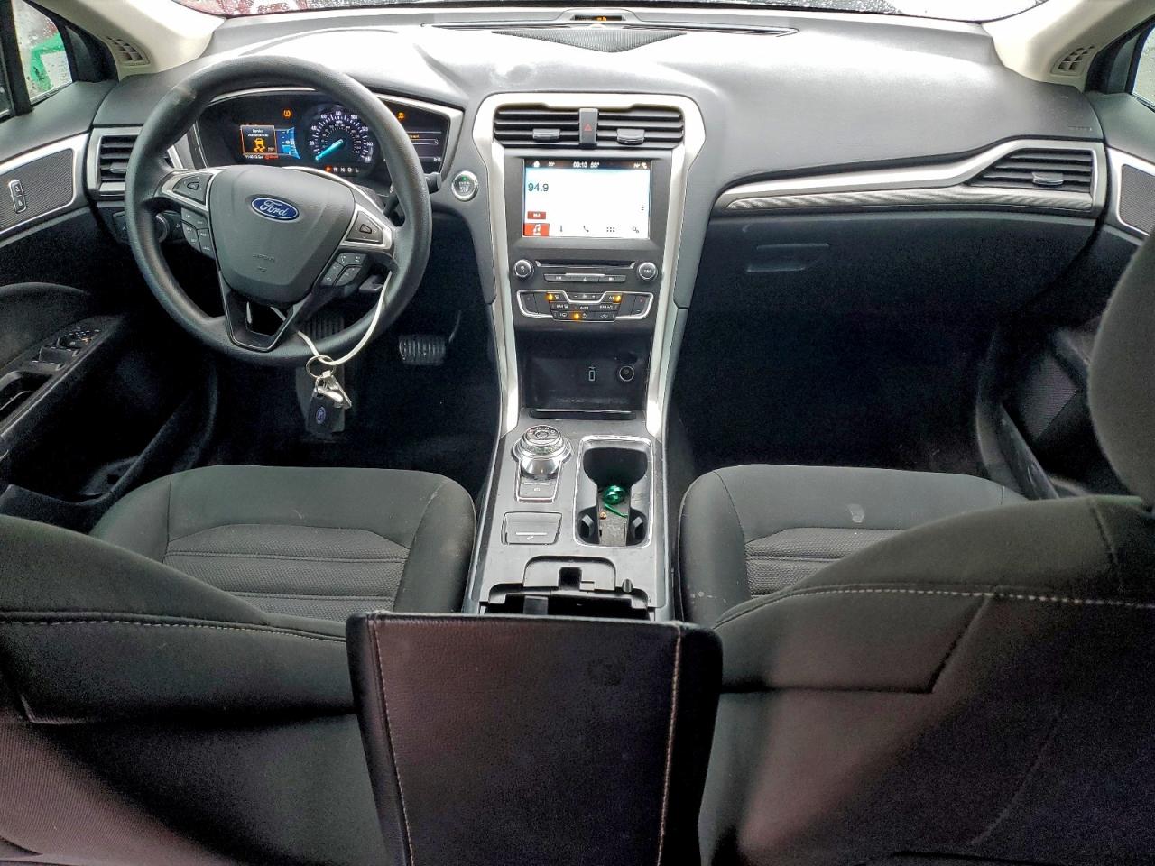 Ford Fusion Se Image 4