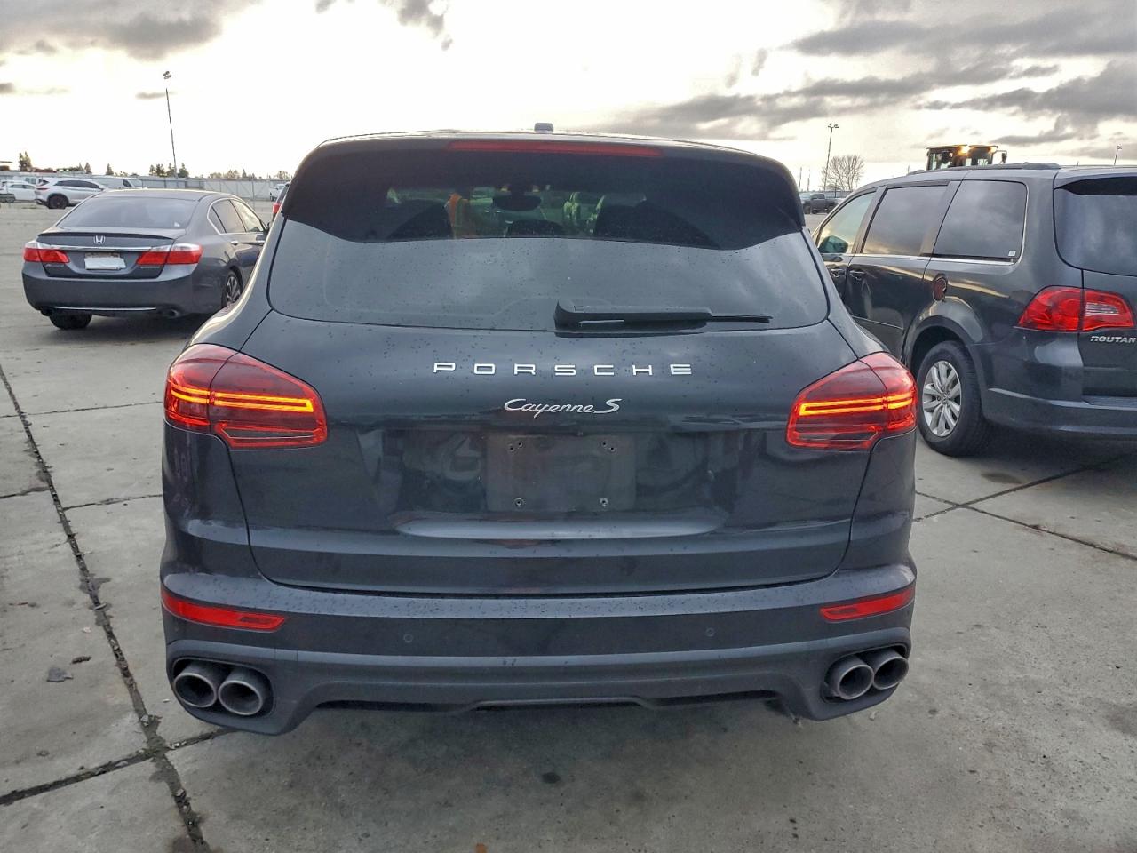 Porsche Cayenne S Image 5