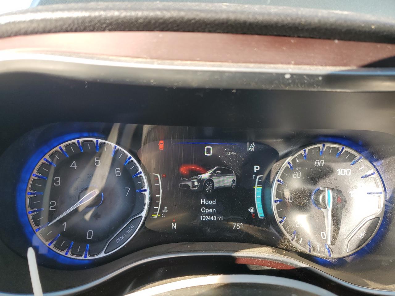 Chrysler Pacifica Limited Image 7