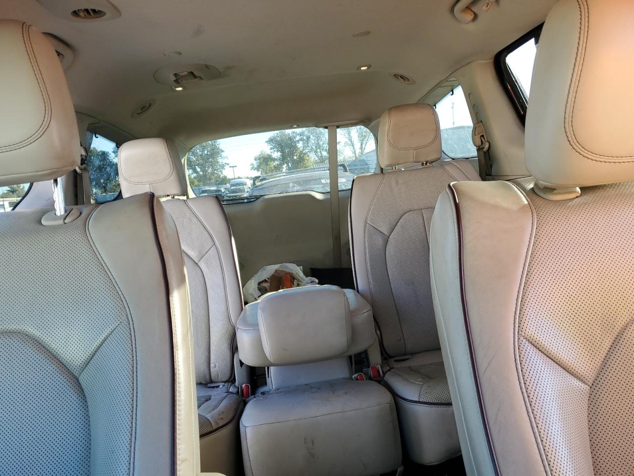 Chrysler Pacifica Limited Image 8