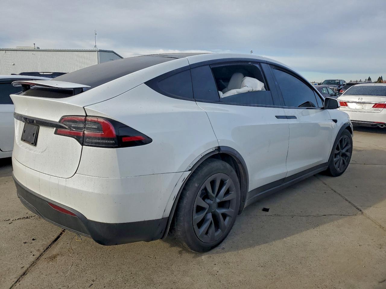 Tesla Model X Image 3