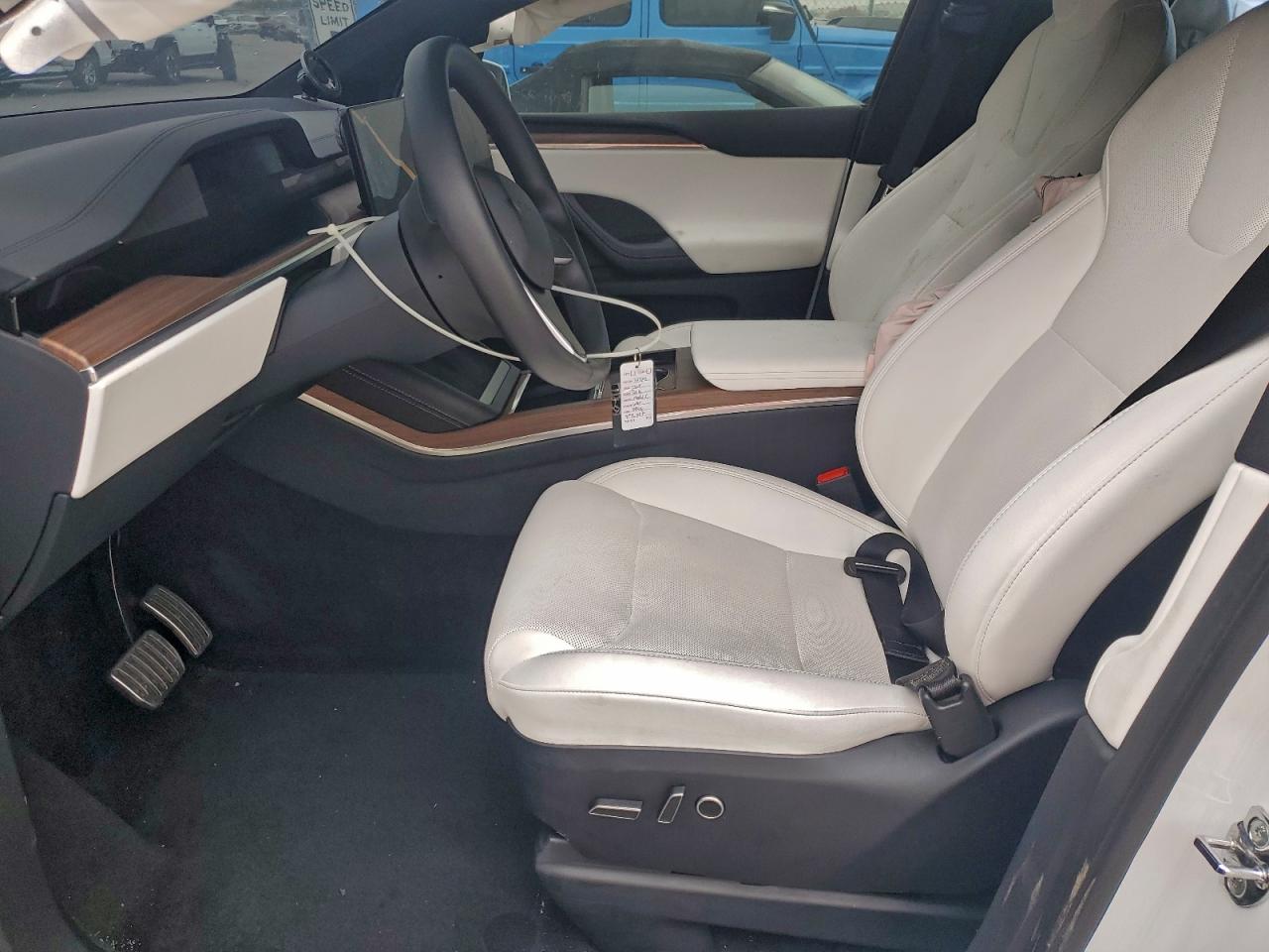 Tesla Model X Image 10