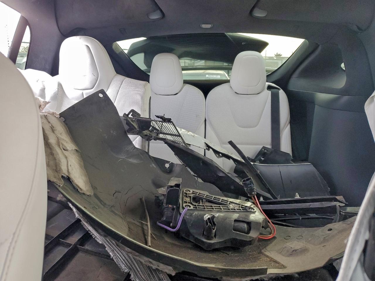 Tesla Model X Image 6
