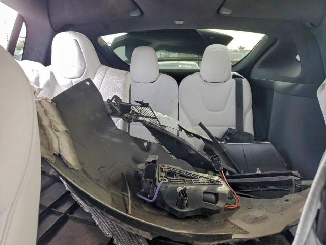 Tesla Model X Image 6