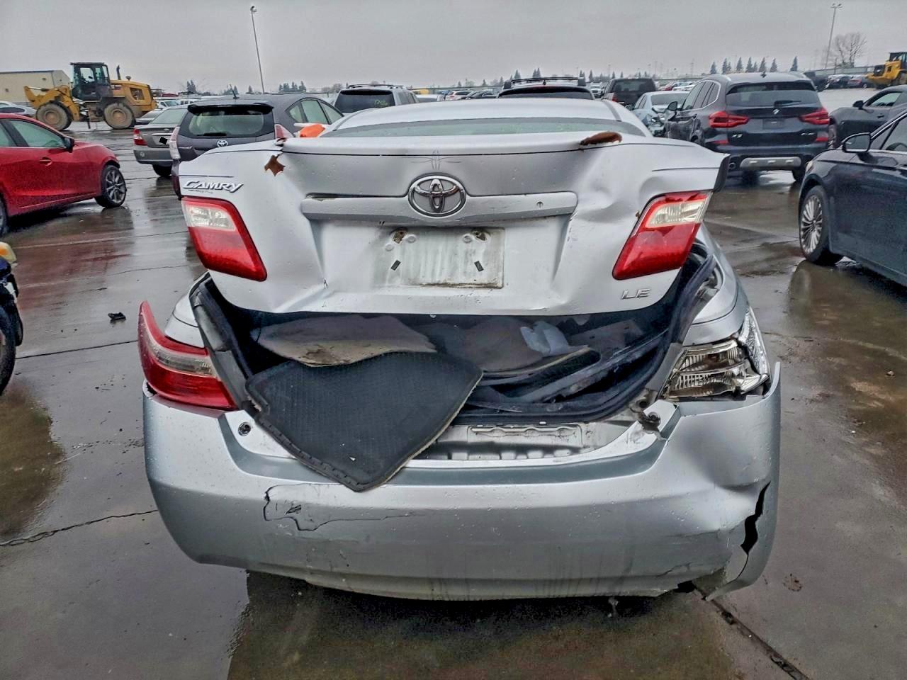 Toyota Camry Ce Image 9