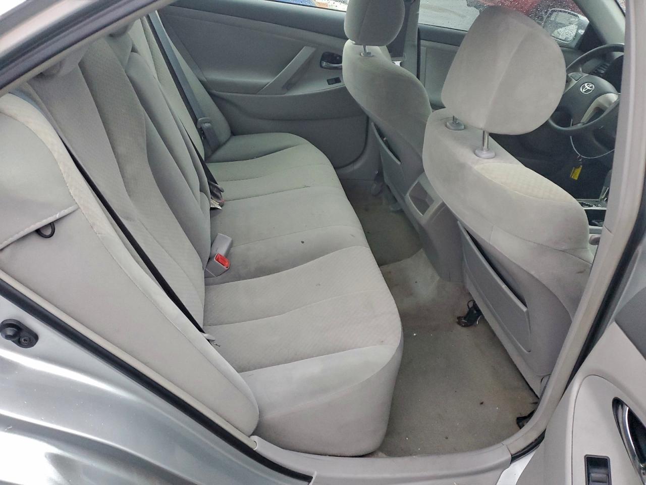 Toyota Camry Ce Image 7