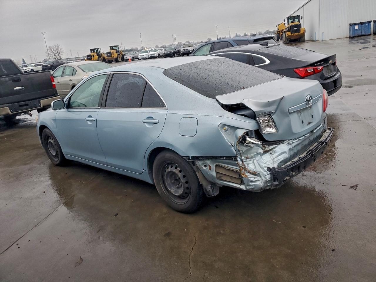 Toyota Camry Base Image 2