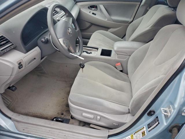 Toyota Camry Base Image 3