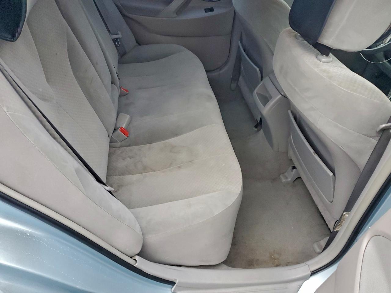 Toyota Camry Base Image 8