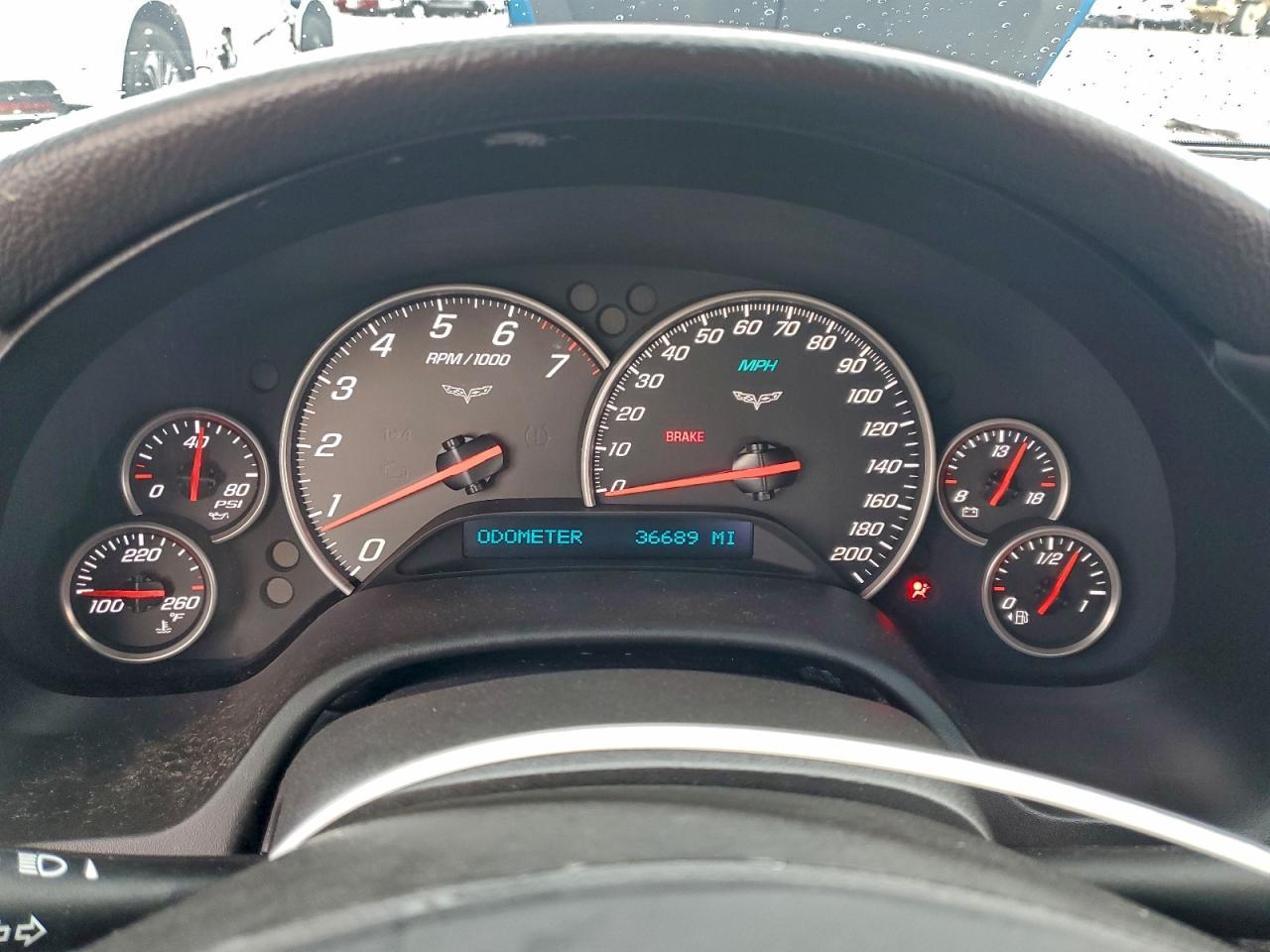 Chevrolet Corvette Image 11