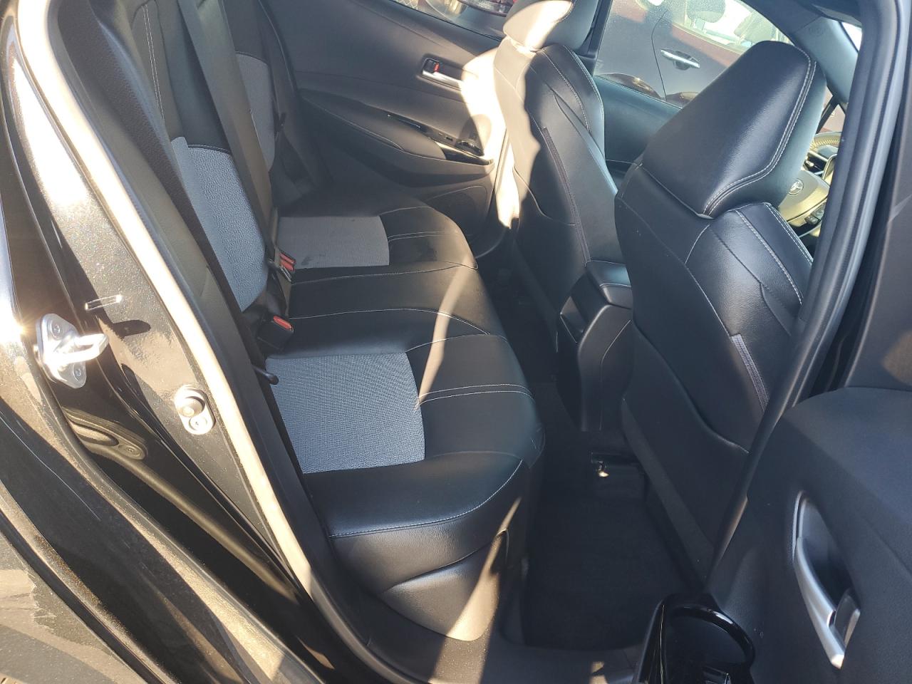 Toyota Corolla Xse Image 12