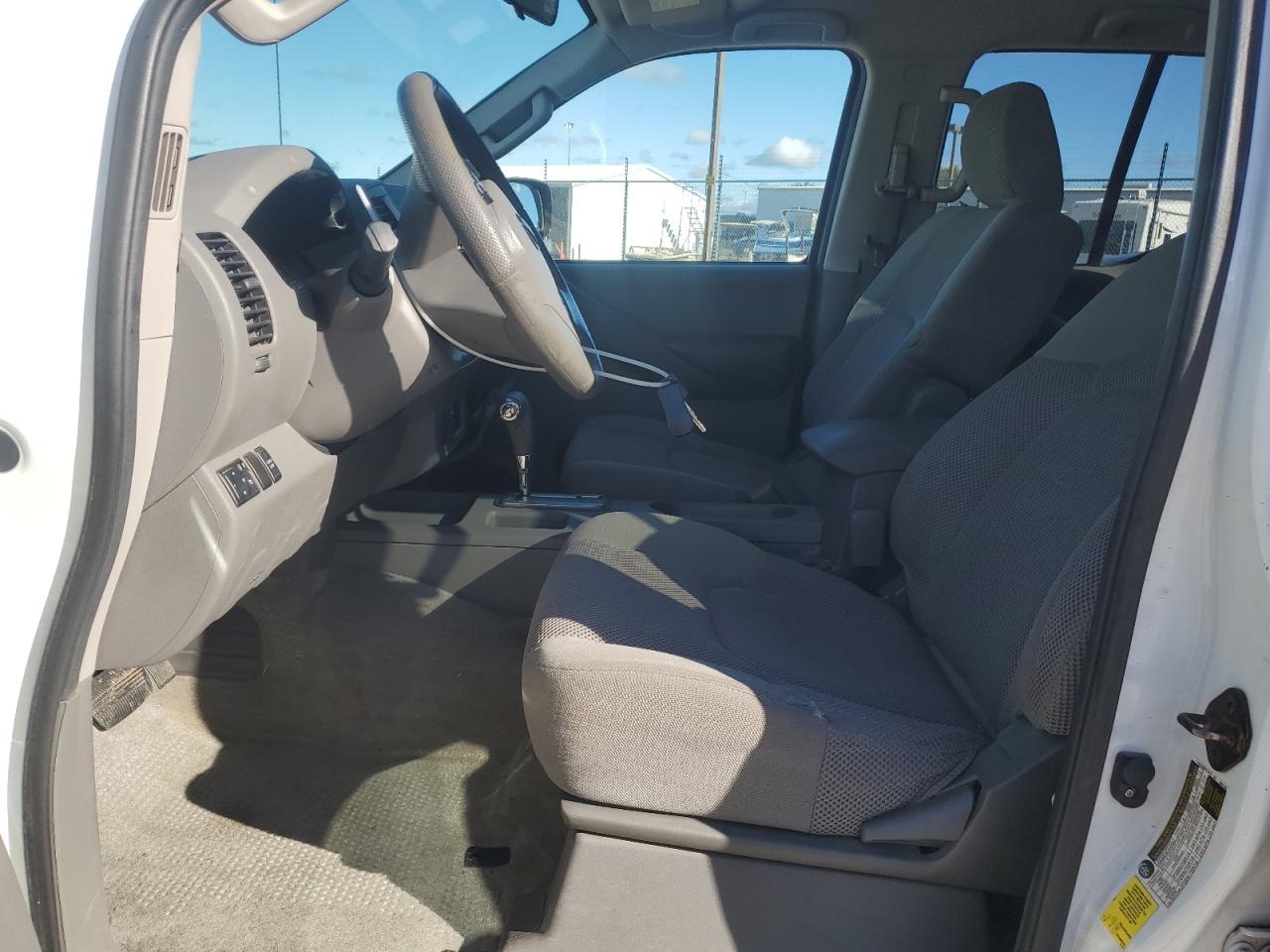 Nissan Frontier S Image 5