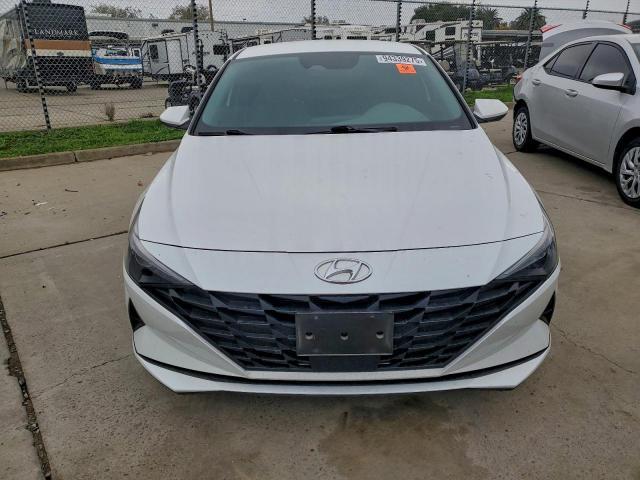 Hyundai ELANTRA Sel Image 3