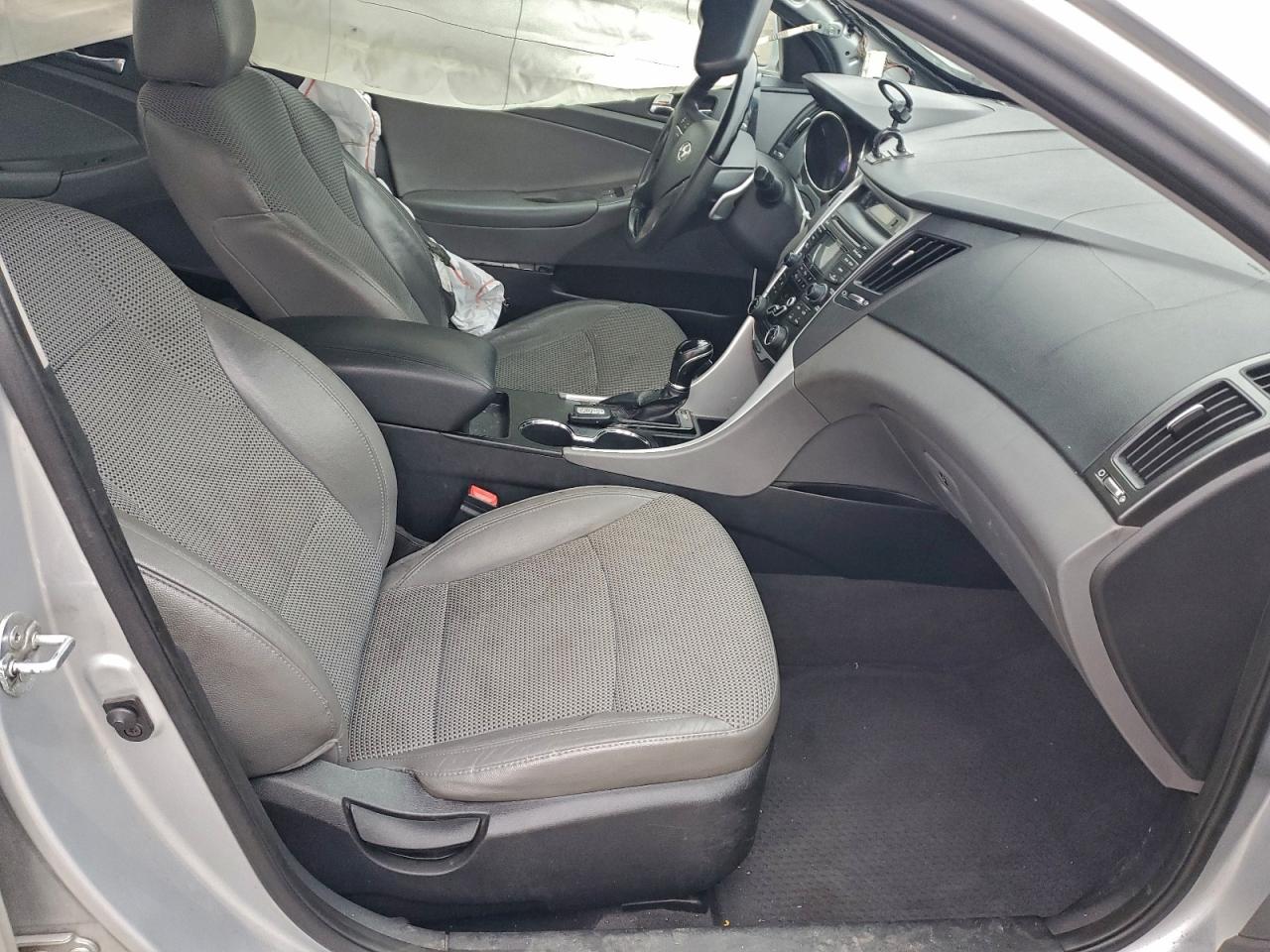 Hyundai SONATA Se Image 9