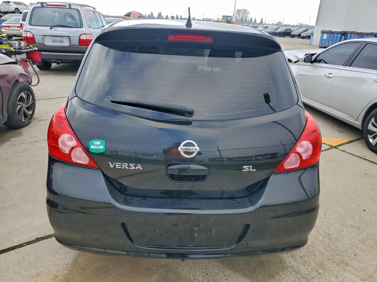 Nissan Versa S Image 9