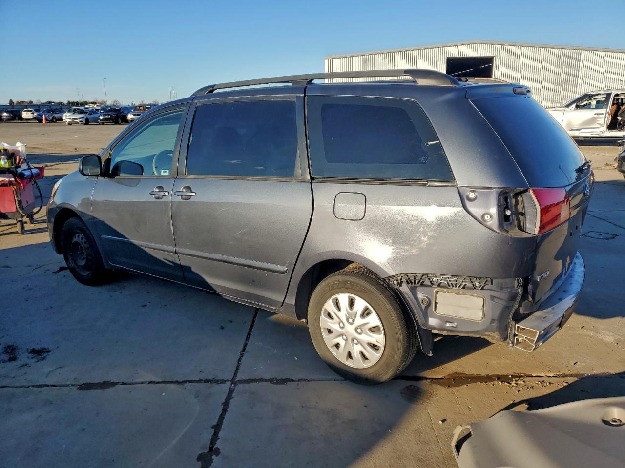 Toyota Sienna Ce Image 13