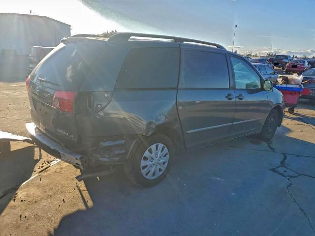 Toyota Sienna Ce Image 2