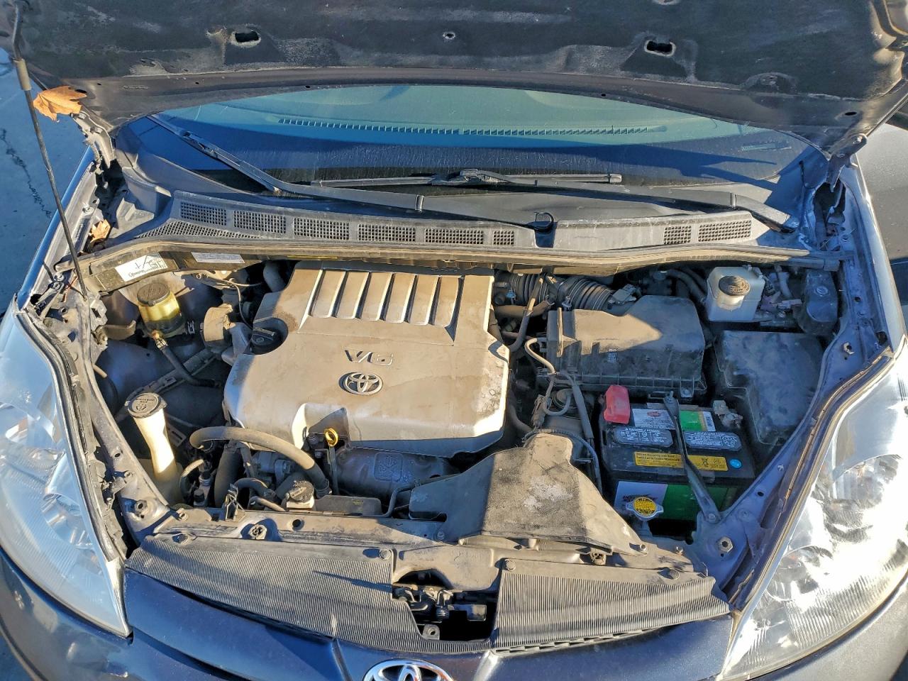 Toyota Sienna Ce Image 7