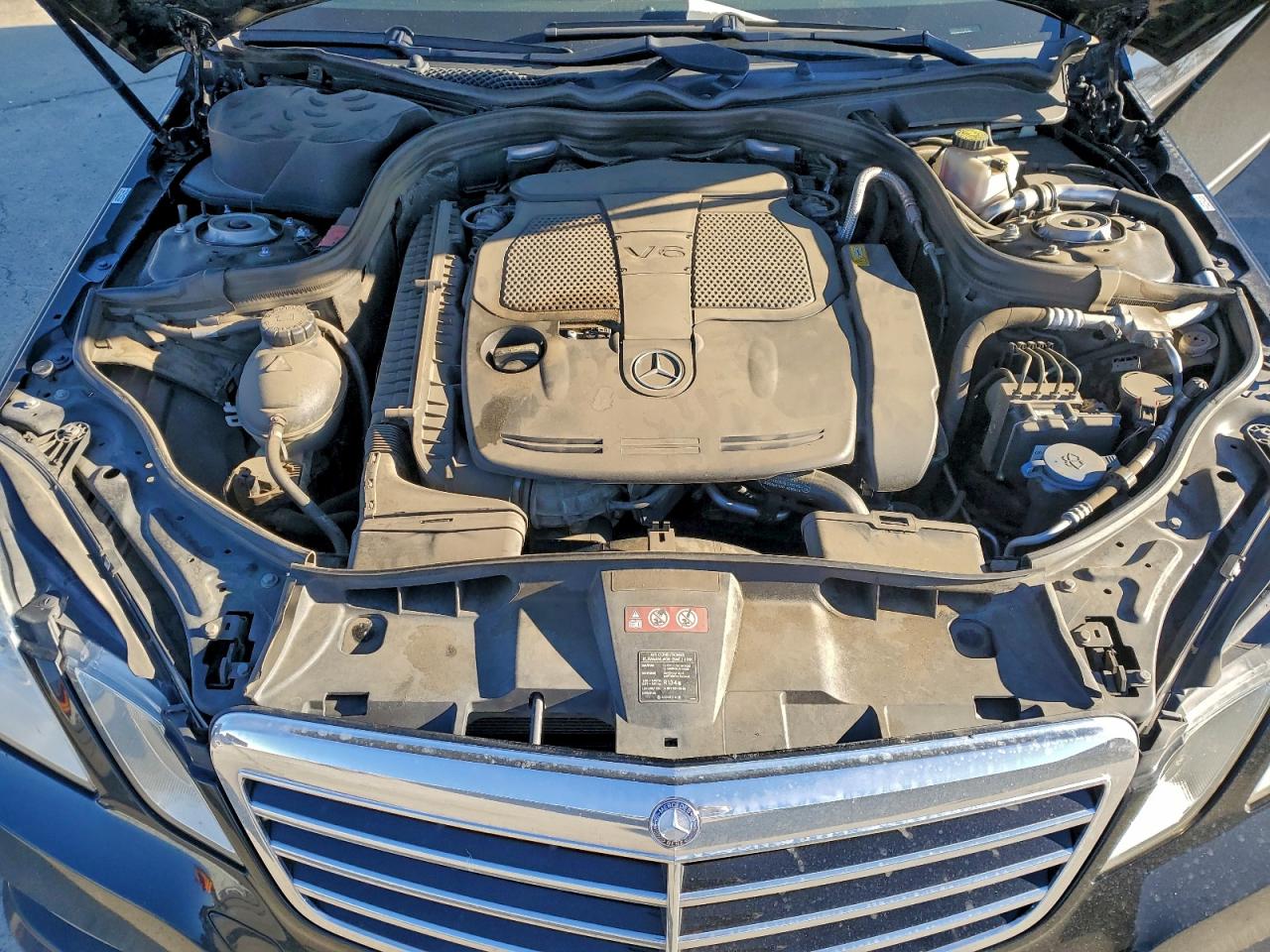 Mercedes-Benz E-Class 350 Image 9