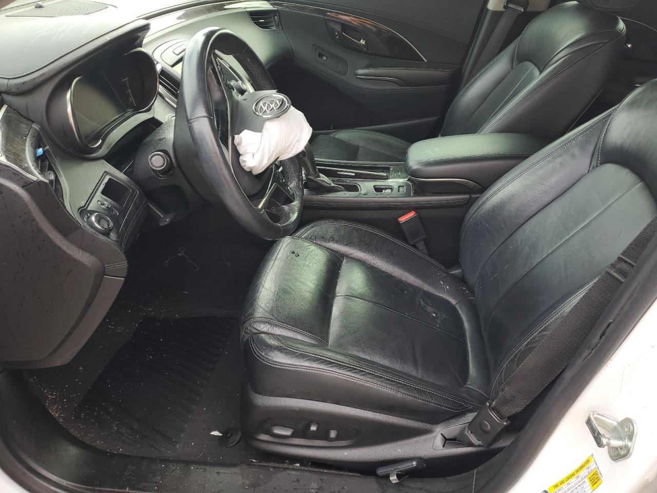 Buick LaCrosse Image 4