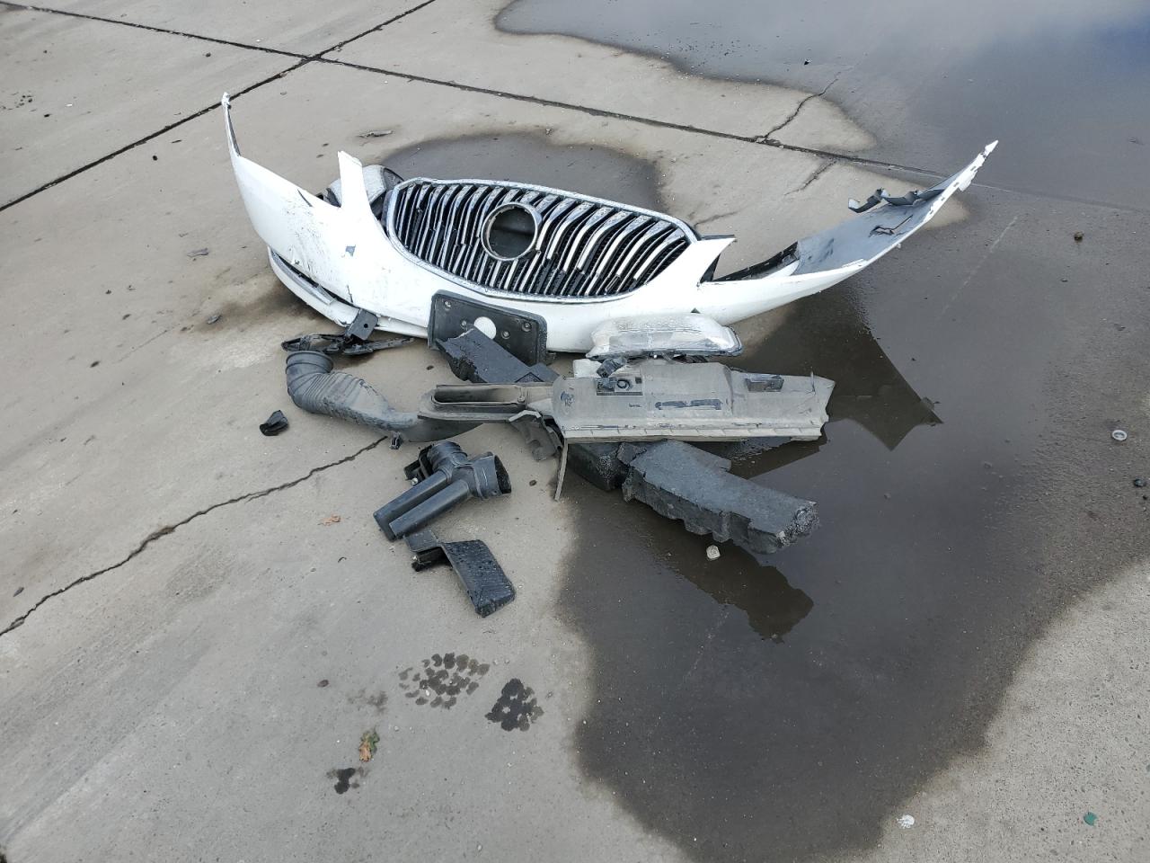 Buick LaCrosse Image 10