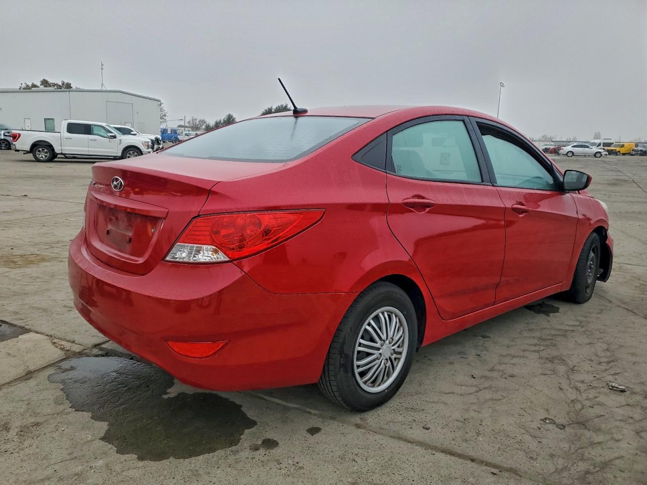 Hyundai ACCENT Gls Image 12