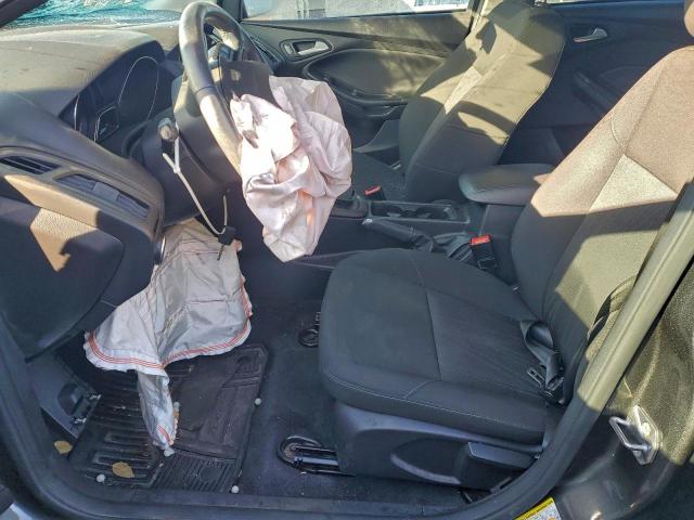 Ford Focus Se Image 9