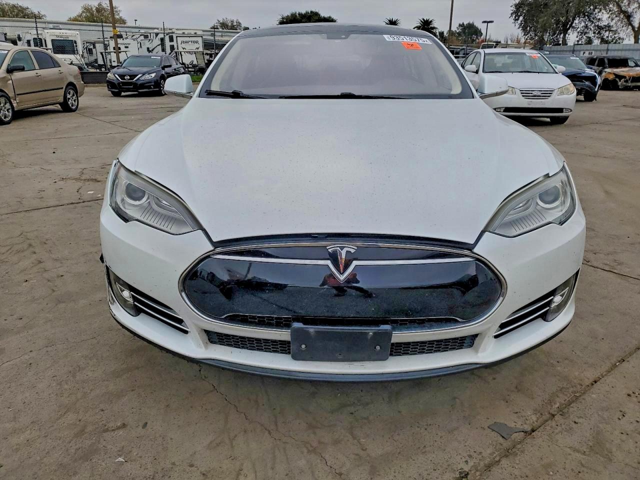 Tesla Model S Image 4
