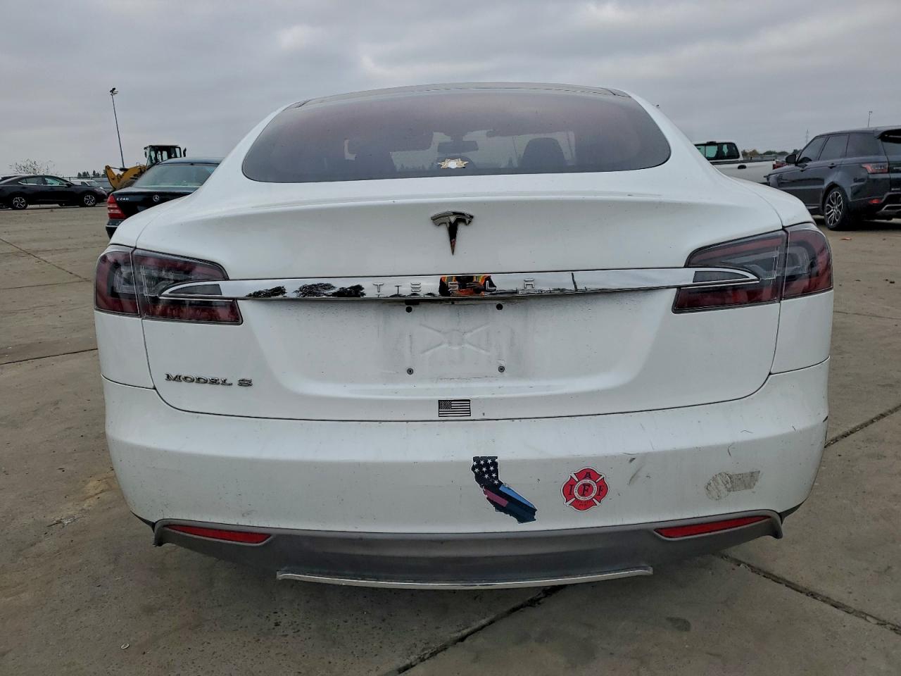 Tesla Model S Image 6