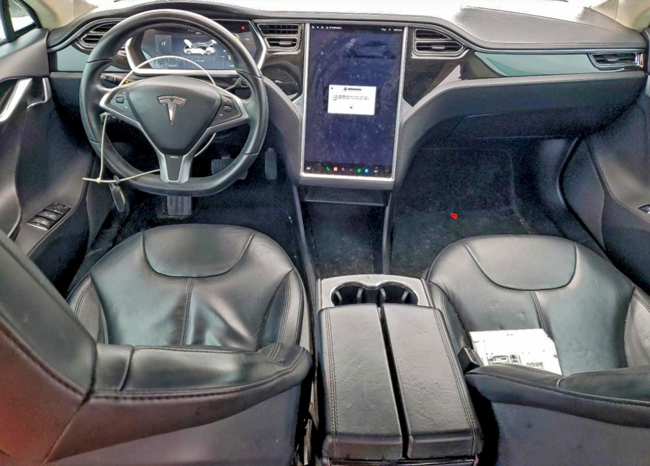 Tesla Model S Image 8