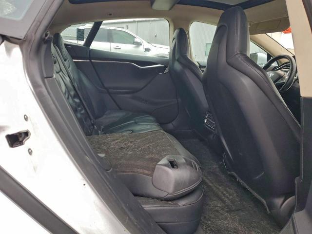 Tesla Model S Image 11