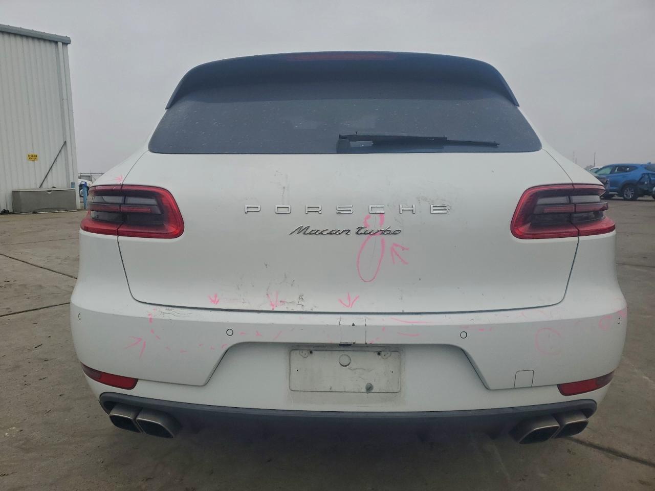 Porsche Macan Turbo Image 3