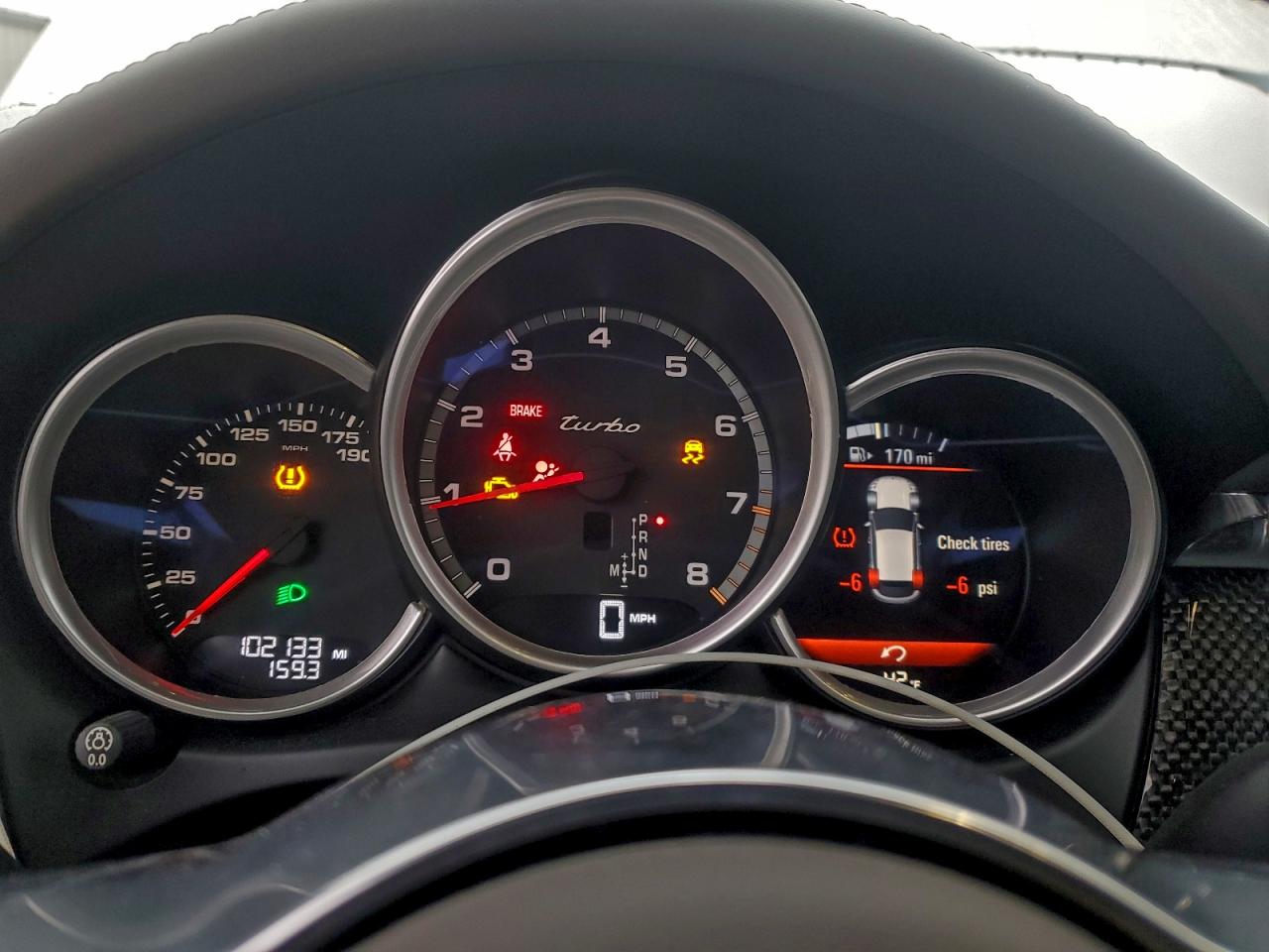 Porsche Macan Turbo Image 11