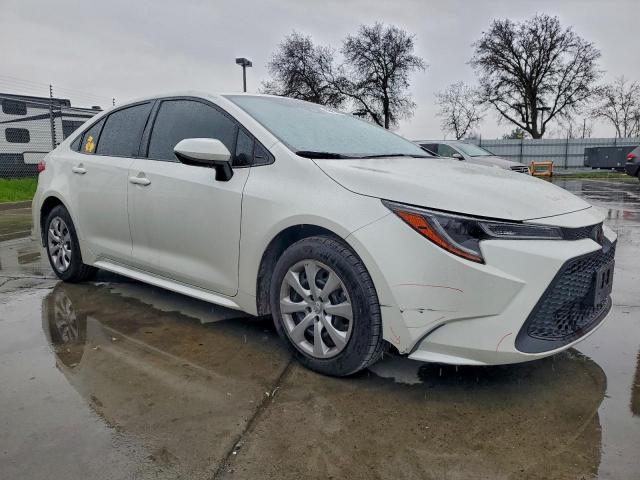 Toyota Corolla Le Image 6