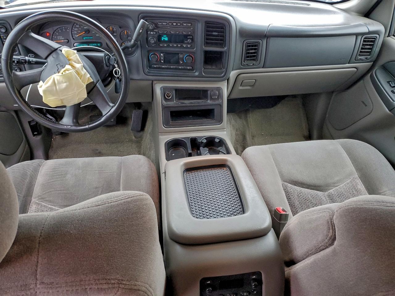 Chevrolet Tahoe K1500 Image 3