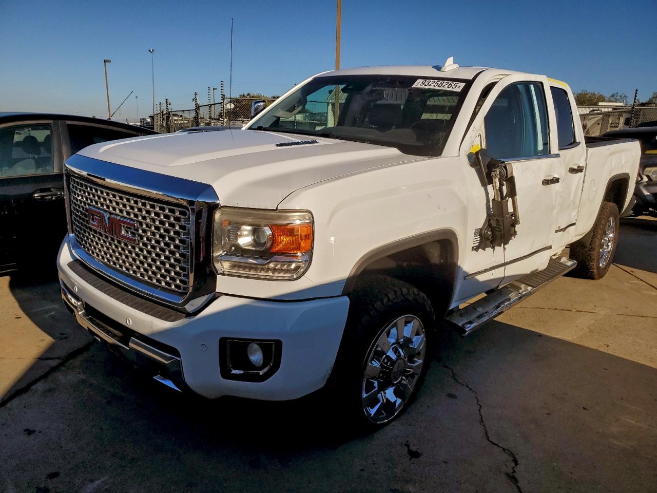 GMC Sierra K2500 Denali Image 1