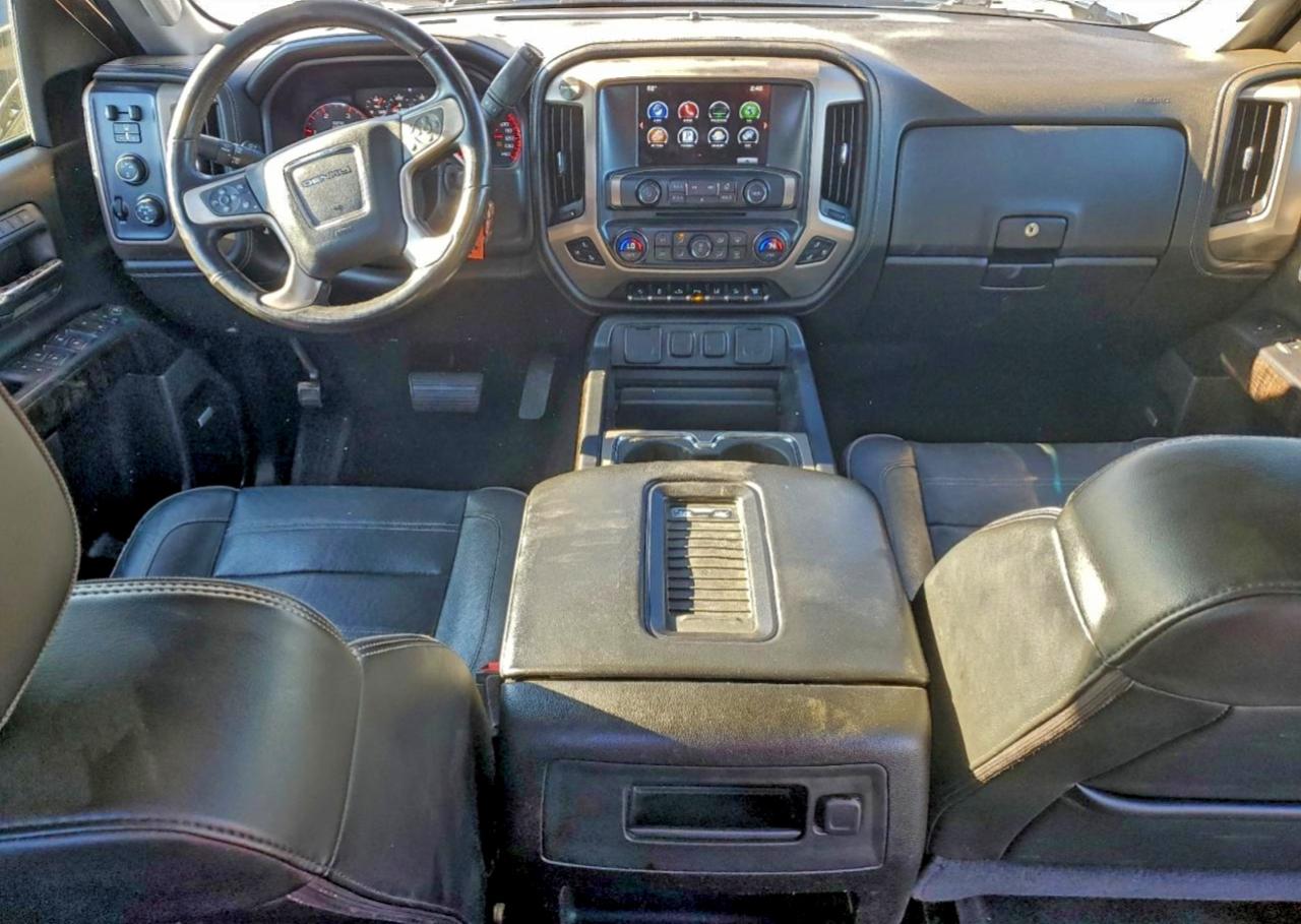 GMC Sierra K2500 Denali Image 10