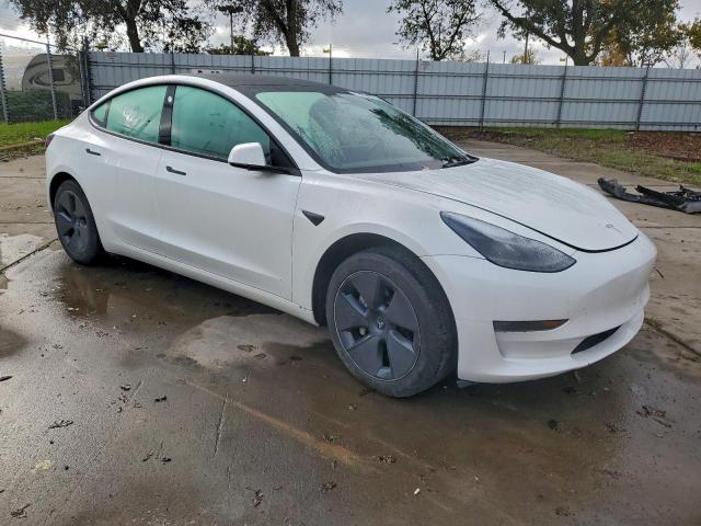 Tesla Model 3 Image 7