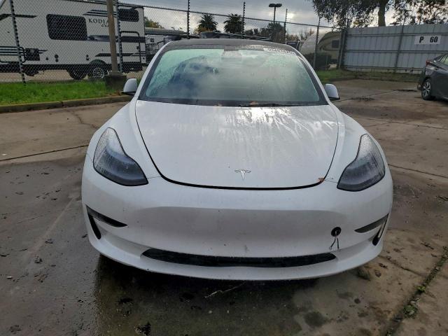 Tesla Model 3 Image 4