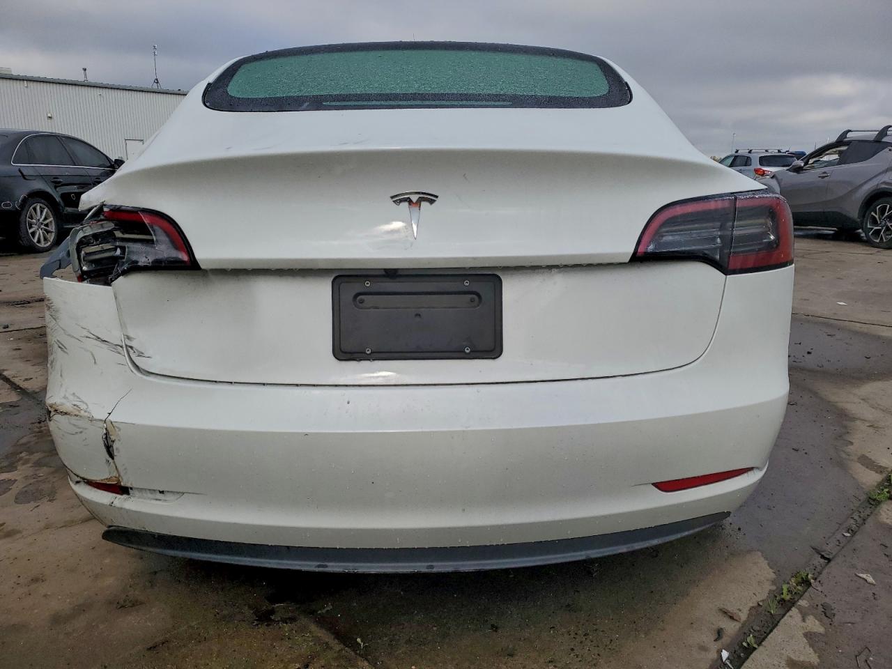 Tesla Model 3 Image 6