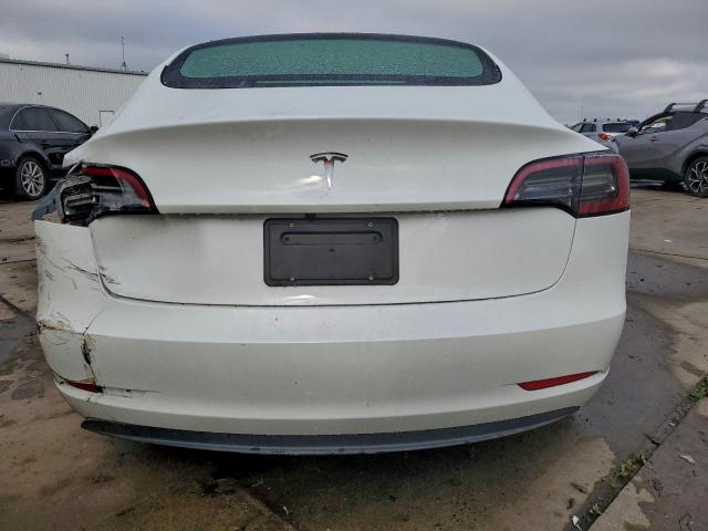 Tesla Model 3 Image 6