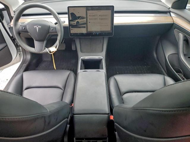 Tesla Model 3 Image 9