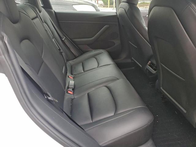 Tesla Model 3 Image 11